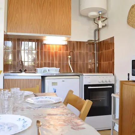 Apartment Moderne Avec Terrasse A 1500m De La Plage, Parking Prive, Lave-linge, 4 Couchages - Fr-1-249-177 *
