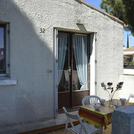 Apartment Moderne Avec Terrasse A 1500m De La Plage, Parking Prive, Lave-linge, 4 Couchages - Fr-1-249-177 *