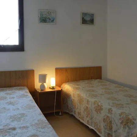 Moderne Avec Terrasse A 1500m De La Plage, Parking Prive, Lave-linge, 4 Couchages - Fr-1-249-177 * Agde